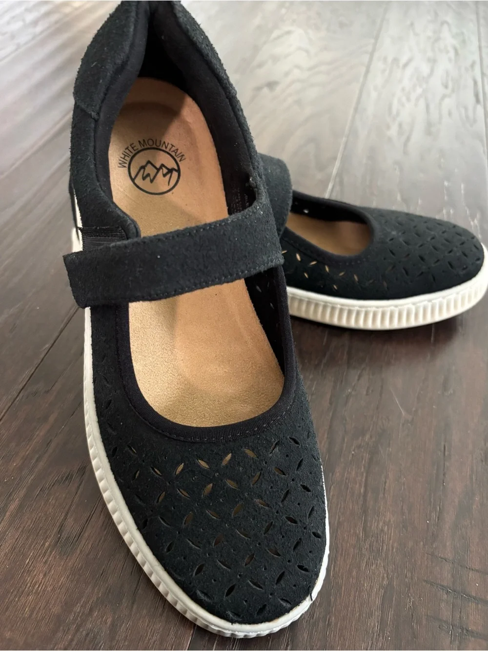 White Mountain comfortable stylish